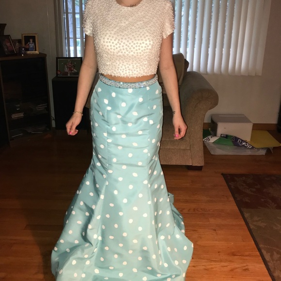 prom dress - Picture 2 of 4